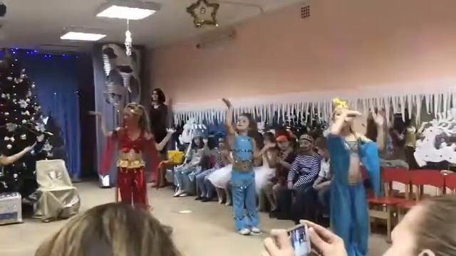 Танец восточных красавиц. Д/С 87 г.Краснодар. Подготовительная группа