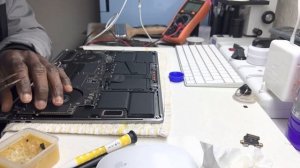 MacBook Pro A1990 No Power Repairs.