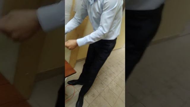 ПРОКУРОР ПЕРЕКУСИХИН БЕЗ СЛУЖЕБНОЙ ФОРМЫ НА ПРИЕМЕ ГРАЖДАН. ОТКАЗ ПОКАЗАТЬ УДОСТОВЕРЕНИЕ.