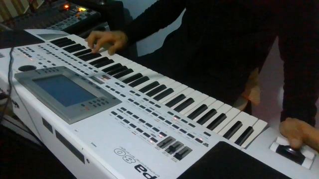 KORG PA80 - Bol Davullu Çifteteli смотреть онлайн