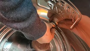 Монтаж сливного крана в куб.