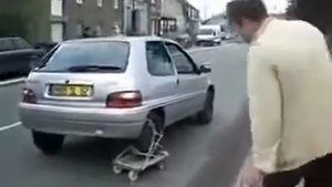 Что делать, если спустило колесо, а запаски нет