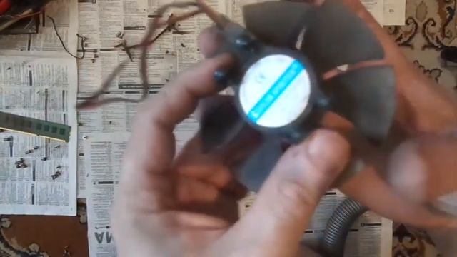 Чистим системный блок от пыли,устанавливаем новые кулеры. смотреть онлайн