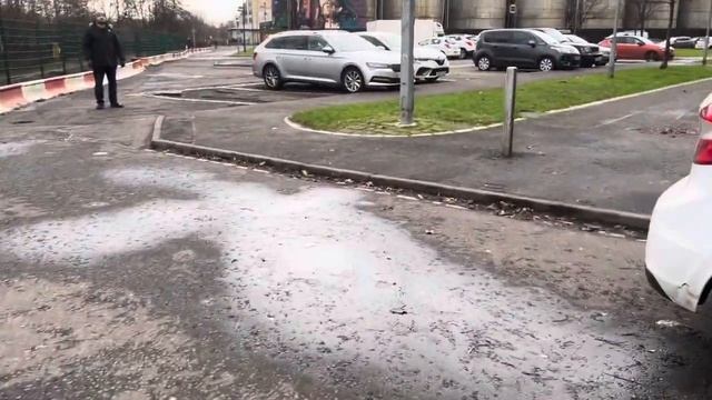 Vinny is at hutchie b смотреть онлайн