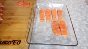 Стейки форели, запеченные в соусе терияки в духовке