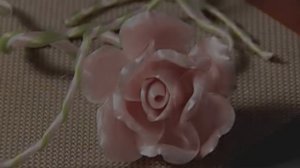 Как делают цветы и скульптыры из карамели