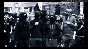 нас замыкали берега