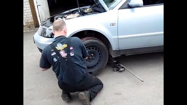 ! как завести авто с севшим аккумулятором самому при помощи тросса смотреть онлайн