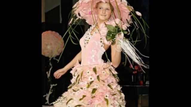 ЛЕТО...платья из цветов, листьев, ??? необычные платья...))) 04.11.2020г. смотреть онлайн