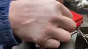 Тот случай, когда даже взрослые дяди хотят поиграть в игрушечную машинку.
Как вам такая моделька ВАЗ