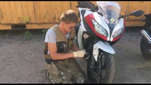 Замена тормозных колодок на Kawasaki Ninja 300