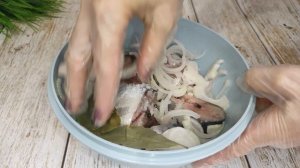 ОЧЕНЬ вкусная МАРИНОВАННАЯ СКУМБРИЯ с луком в БАНКЕ!