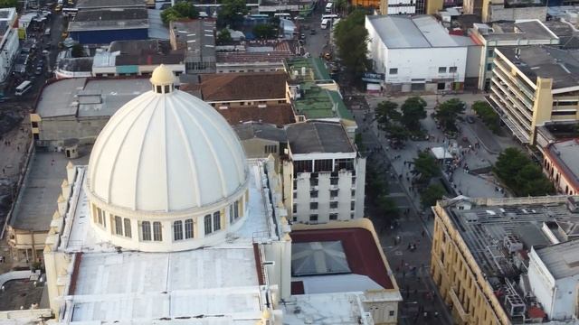 Explorando el Centro Histórico de San Salvador - Parte 1 смотреть онлайн