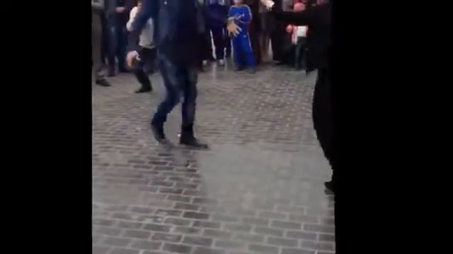 многократный чемпион Чечни Халиев Хусейн танцует лезгинку