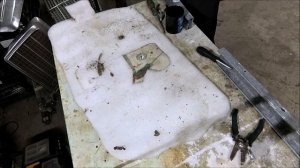 Восстановление Мерседес 124 - Установка решетки радиатора.