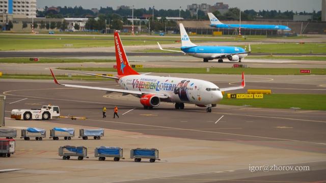 Boeing 737 of Corendon Dutch Airlines on apron смотреть онлайн