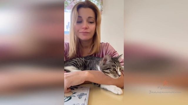 Кошка Ольги Орловой любит лежать на ручках и на животе!