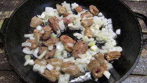 Макароны с куриными сердечками