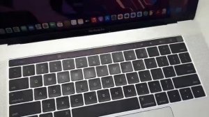 MACBOOK PRO TOUCHBAR A1707 #113