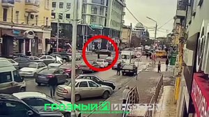 Появилось видео нападения террористов на полицейского в Грозном 28 декабря 2020 года