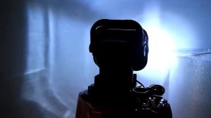 Фара-искатель на пульте управления.