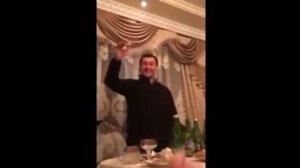 ПАРНИ ОСЕТИНЫ СДЕРЖАЛИ СЛОВО,И НАКАЗАЛИ ПАРНЯ ЗА ОСКОРБИТЕЛЬНЫЙ ТОСТ  В СТОРОНУ ДЕВУШЕК  ОСЕТИИ