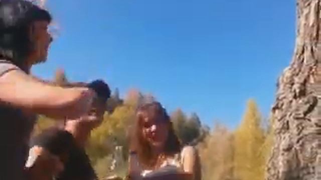 парень исполнил под гитару песню НЗ "Немного пьяный" смотреть онлайн