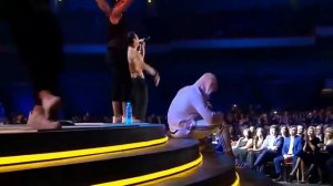 «- Этой ночью, этой ночью я не очень караочен!!!»