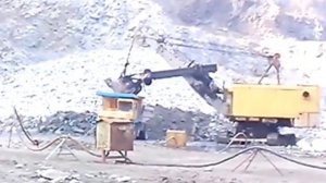 Работа экcкаватора ЭКГ 5А