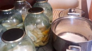 КОМПОТ ИЗ ГРУШ НА ЗИМУ БЕЗ СТЕРИЛИЗАЦИИ. Очень ароматный и вкусный.