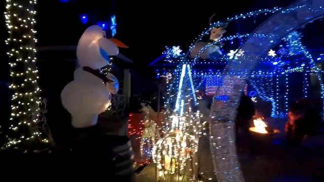 Рождество в Америке Часть 2 / Новогоднее украшение домов в США смотреть онлайн