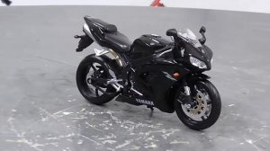 Модель мотоцикла Yamaha YZF-R1
