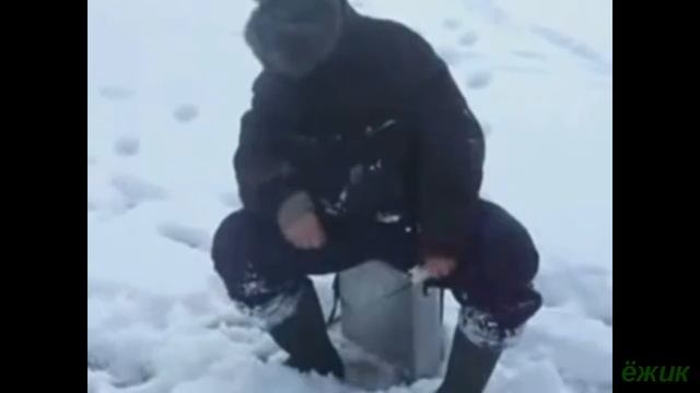 ПРИКОЛЫ = ПЬЯНЫЕ НА ЗИМНЕЙ РЫБАЛКЕ = смотреть онлайн