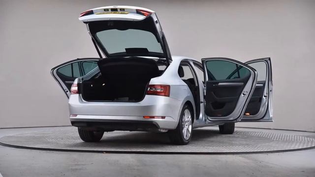 Skoda Superb - Hatch SE L Executive 1.5 TSI 150 PS DSG - Citygate ŠKODA Watford смотреть онлайн