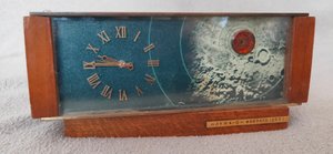 Очень редкий советский музыкальный будильник "Луна-9" 1966 год играет мелодию "Родина слышит".