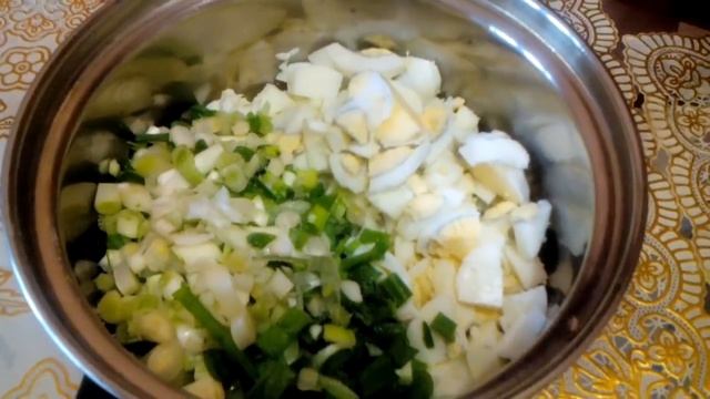 Нежный заливной пирог с яйцами и зеленым луком. смотреть онлайн