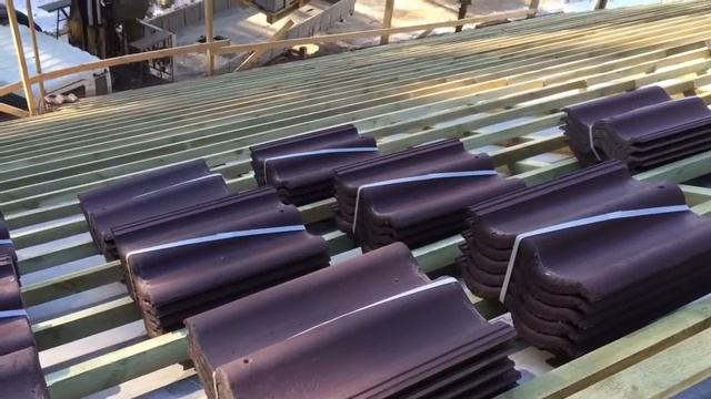 Монтаж стропил и черепицы. смотреть онлайн