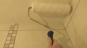 Покраска потолка валиком