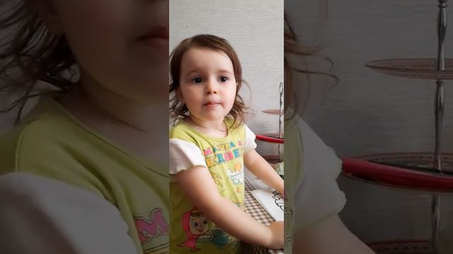 #приколысдетьми.Учим геометрические фигуры с Ариной. Приколы с детьми.Смешные малыши.