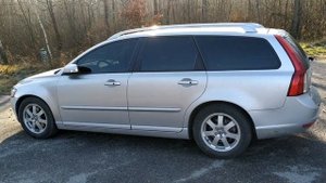 VOLVO V50: Как активировать световую индикацию при блокировке / разблокировке