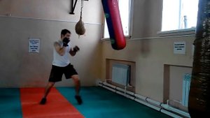 Бой дрища против груши.