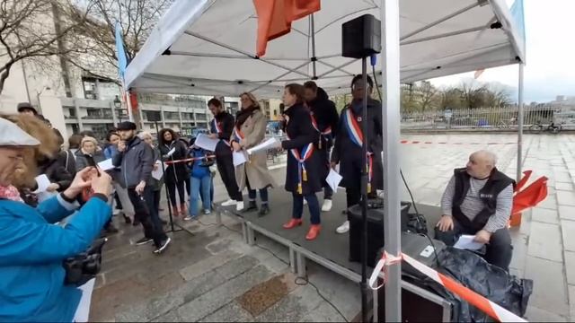 M... GJ place De Clichy. Place De La Bastille 01/04/2023 смотреть онлайн