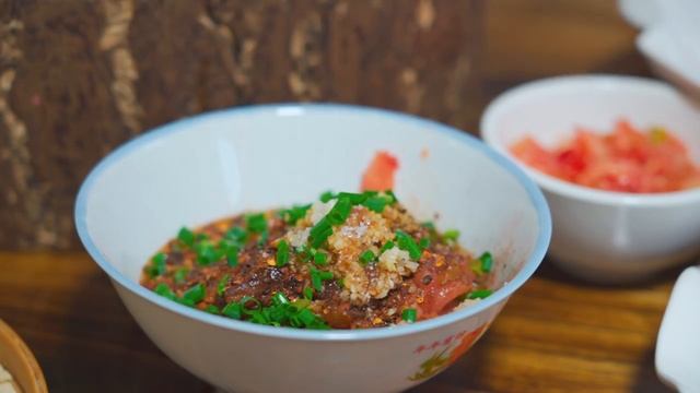 Use tomato for Chinese food, and tomato sauce | 西紅柿剛成熟時，摘回來做西紅柿蛋湯青椒肉絲和幾個美食小菜，多的做成番茄醬 | 野小妹wild girl