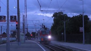 Смена электровоза ЭП1М-757 на ЭП2К-154 на станции Рязань-||