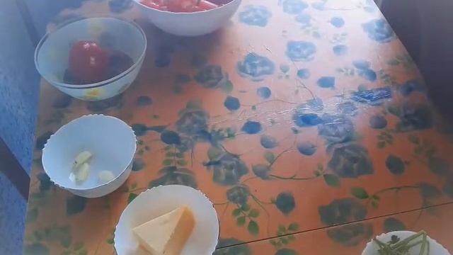 Помидоры с чесноком и сыром - как приготовить салат за 5 минут. ПП рецепты для похудения с КБЖУ