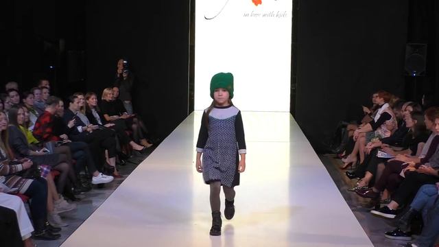 Неделя моды в Екатеринбурге ОСЕНЬ ЗИМА 2017-18 | Leya me С Петербург смотреть онлайн