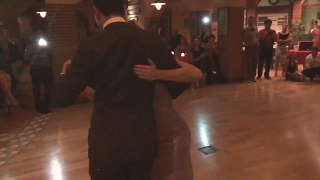 Enrique Macana y Alejandra Mantnian Milonga Improv смотреть онлайн