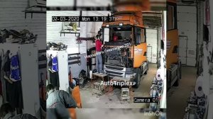 Замена лобового стекла на Scania 5