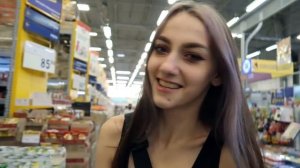 ЧТО КУПИТ ПОЛНАЯ И ХУДАЯ НА 2000 РУБЛЕЙ