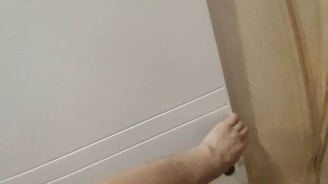 Результат установки межкомнатных дверей со скрытыми петлями и магнитными замками. Откатные двери.. смотреть онлайн